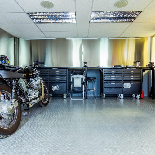 Meble warsztatowe dla profesjonalistów i amatorów majsterkowania